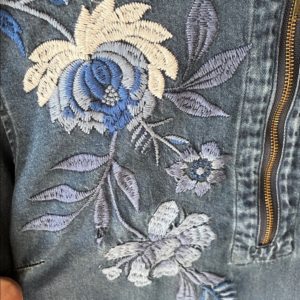 Johnny Was - Dark Blue Embroidered Chambray Tunic- Jazmine zip up - Picture 11 of 11